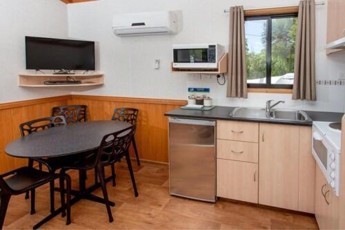 Big4 Melbourne Holiday Park Экстерьер фото