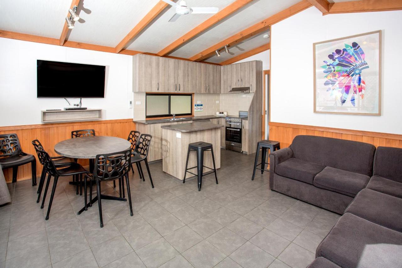 Big4 Melbourne Holiday Park Экстерьер фото